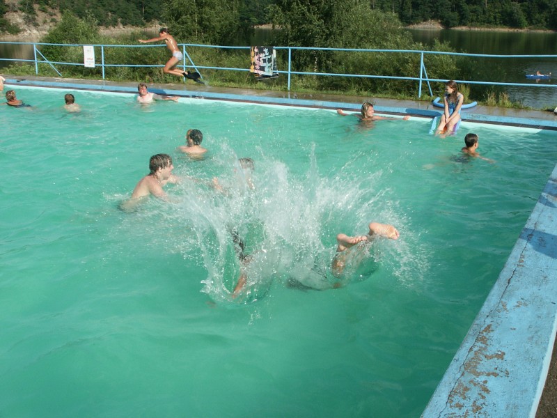 mb050728070.jpg